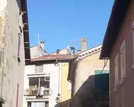 PXL035 Joli bourg provençal